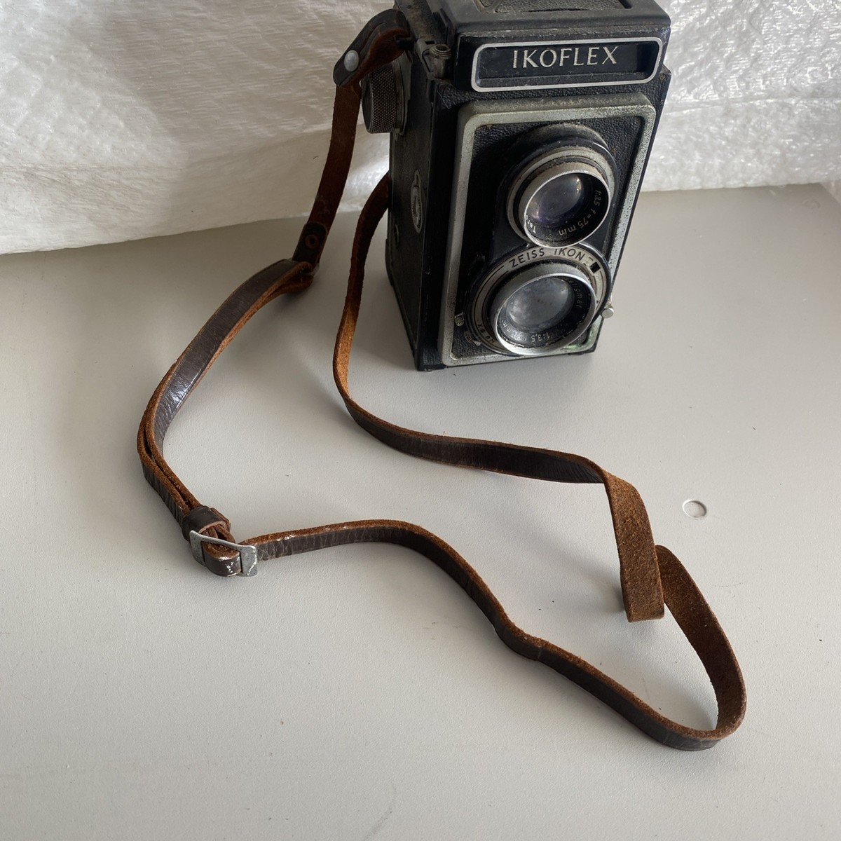 Zeiss Ikon Ikoflex Antique Camera w/ Strap 75mm 1:3.5 Germany