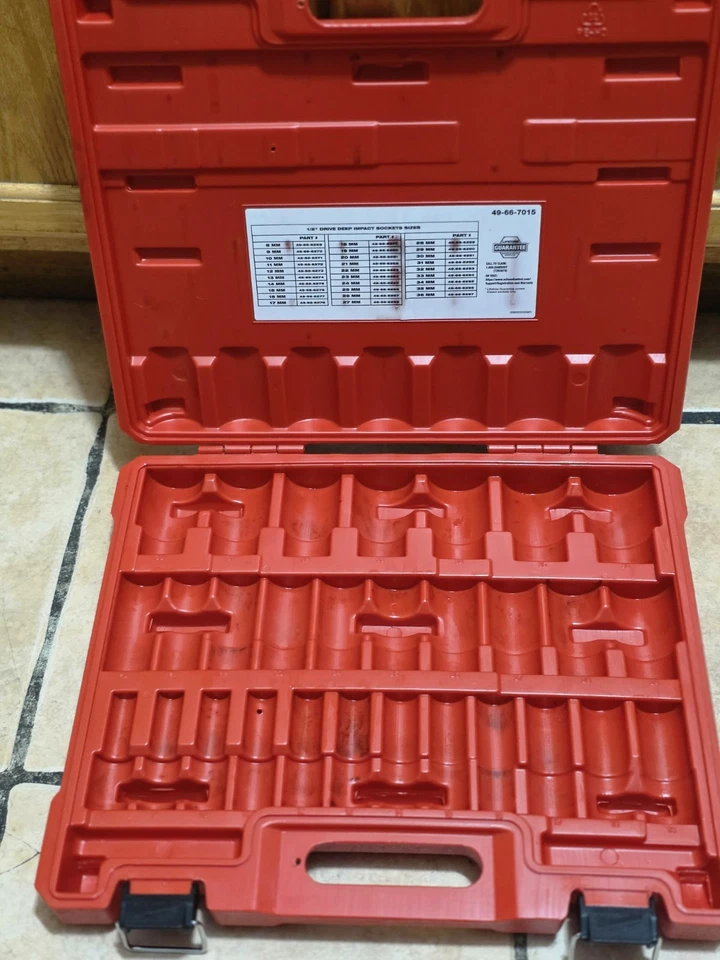 Milwaukee EMPY CASE  29 PC SHOCKWAVE 1/2" Dr Metric Deep 6 Point Socket Set - Image 2 of 3