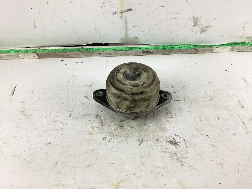 2008-2011 Mercedes-Benz C300 C350 Engine Mount A2042401517 OEM - Image 2 of 4