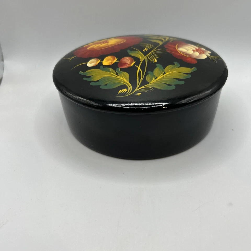 Original VTG Lacquer Ware 1965 Wood Round PAINTED FLORAL STASH Trinket BOX - Image 2 of 4