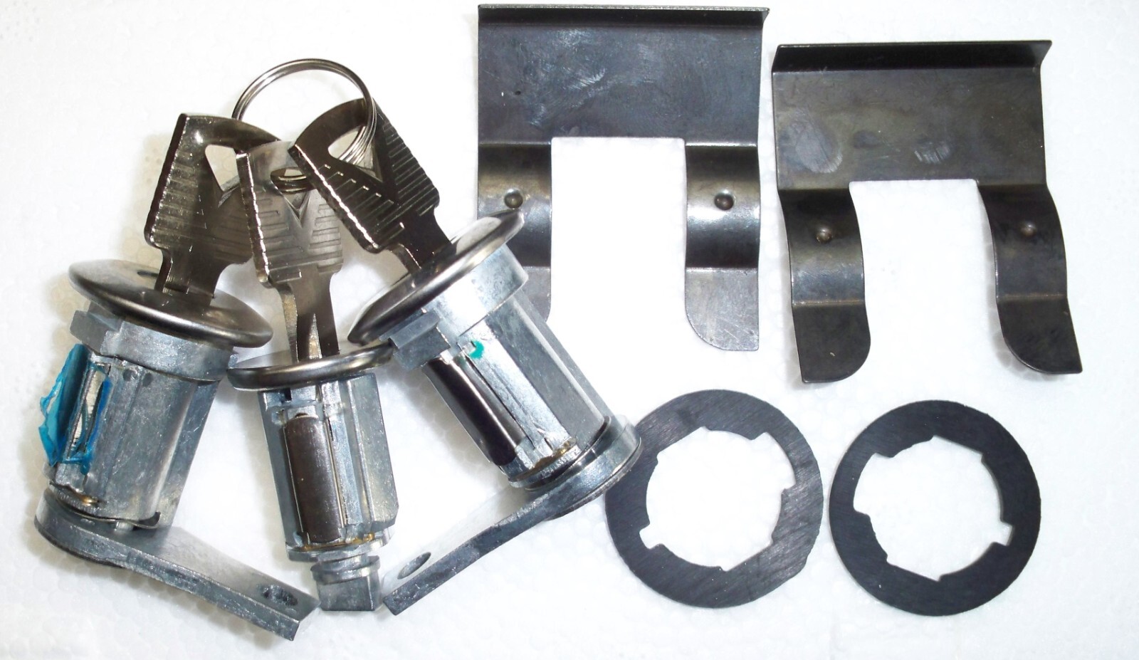 1961-6 Ford Trucks F Series Ign, Door Lock Set w/washers, hardware $32.95 w/ship