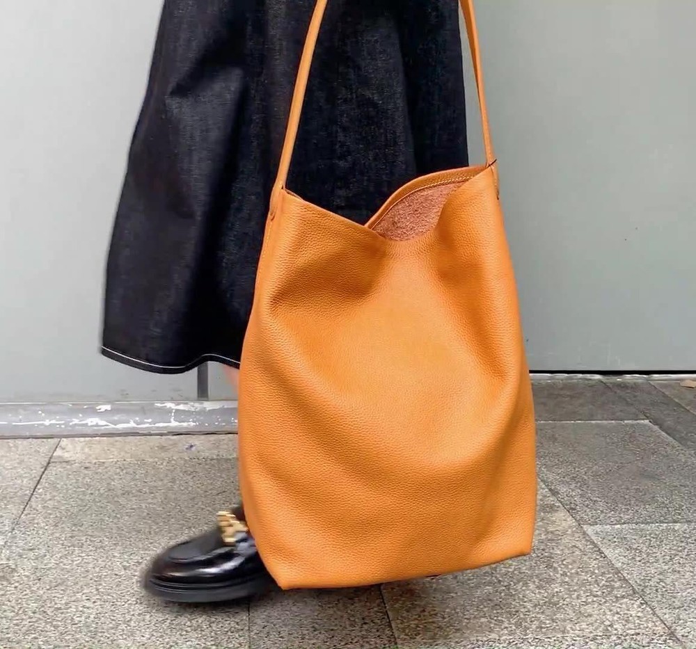 Classic Minimalist Leather Bucket Tote Bag for Women