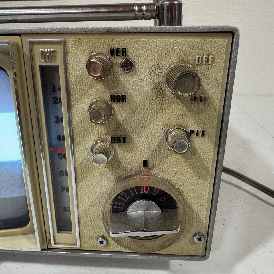 Vintage Sony 5-305UW Alll 5" Channel Transistor Broadcast Television Working - Image 4 of 4