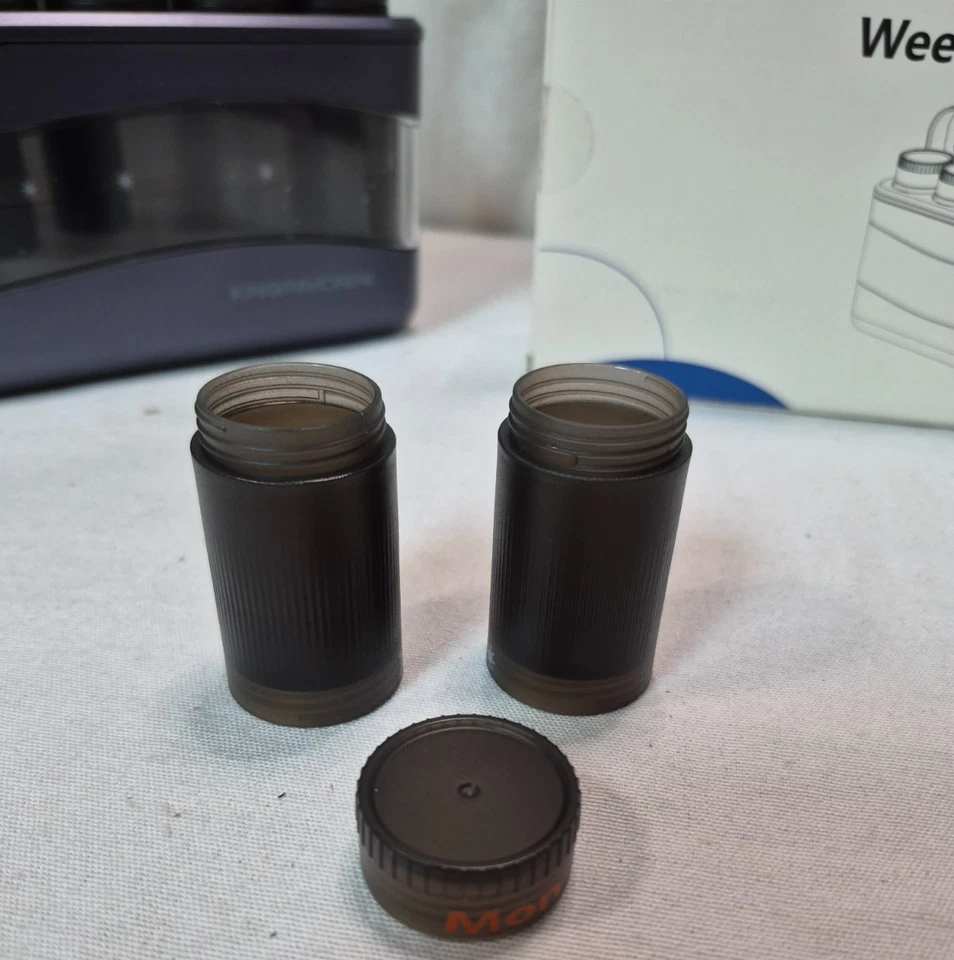 KingPavonini Weekly Pill Organizer 2/3 Times a Day Magnetic Travel Pill Case - Image 4 of 4