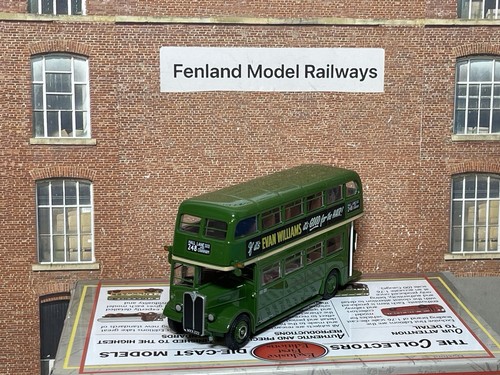 EFE 34205 AEC RLH London Transport 1/76 OO Gauge Diecast Bus Model
