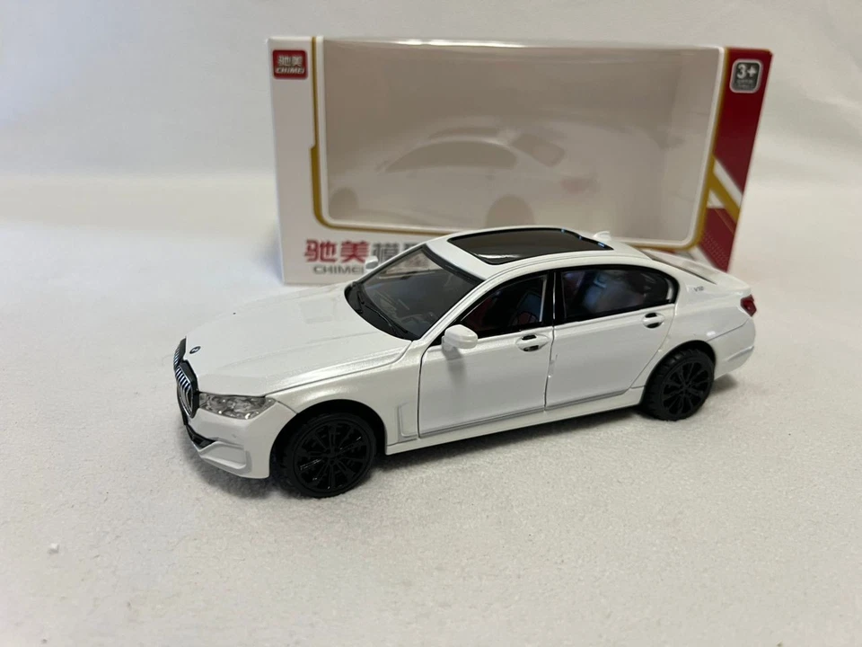 1:24 BMW 7 Series 760 LI 2025 Diecast Car Model Sound Light Kids Birthday Gift - Image 2 of 4