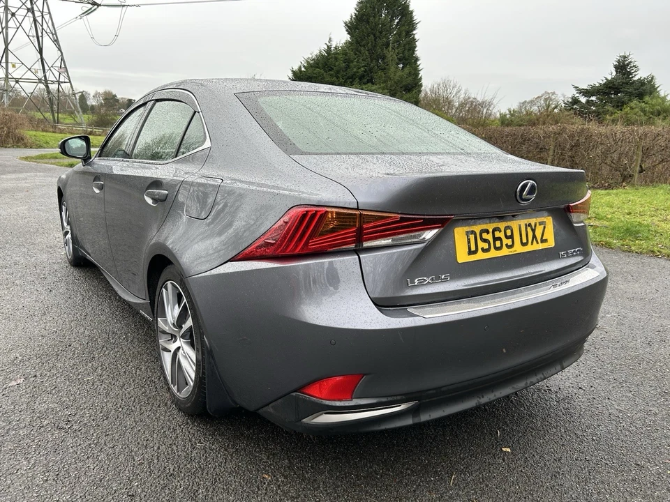 LEXUS IS 300H CVT 4DR SALOON 2019 - Image 4 of 4