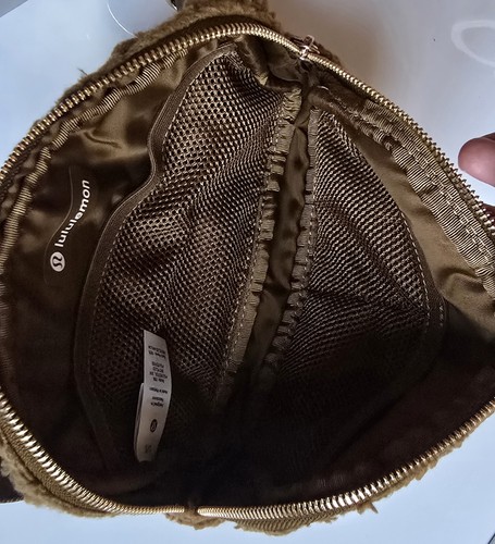 Lululemon Everywhere Crossbody Belt Bag 1L Fleece Brown/Gold NWOT - Picture 12 of 15