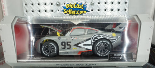 DISNEY PIXAR CARS 1:18 SCALE ARTIST AVIATOR JAY SCHUSTER LIGHTNING MCQUEEN - Picture 2 of 4