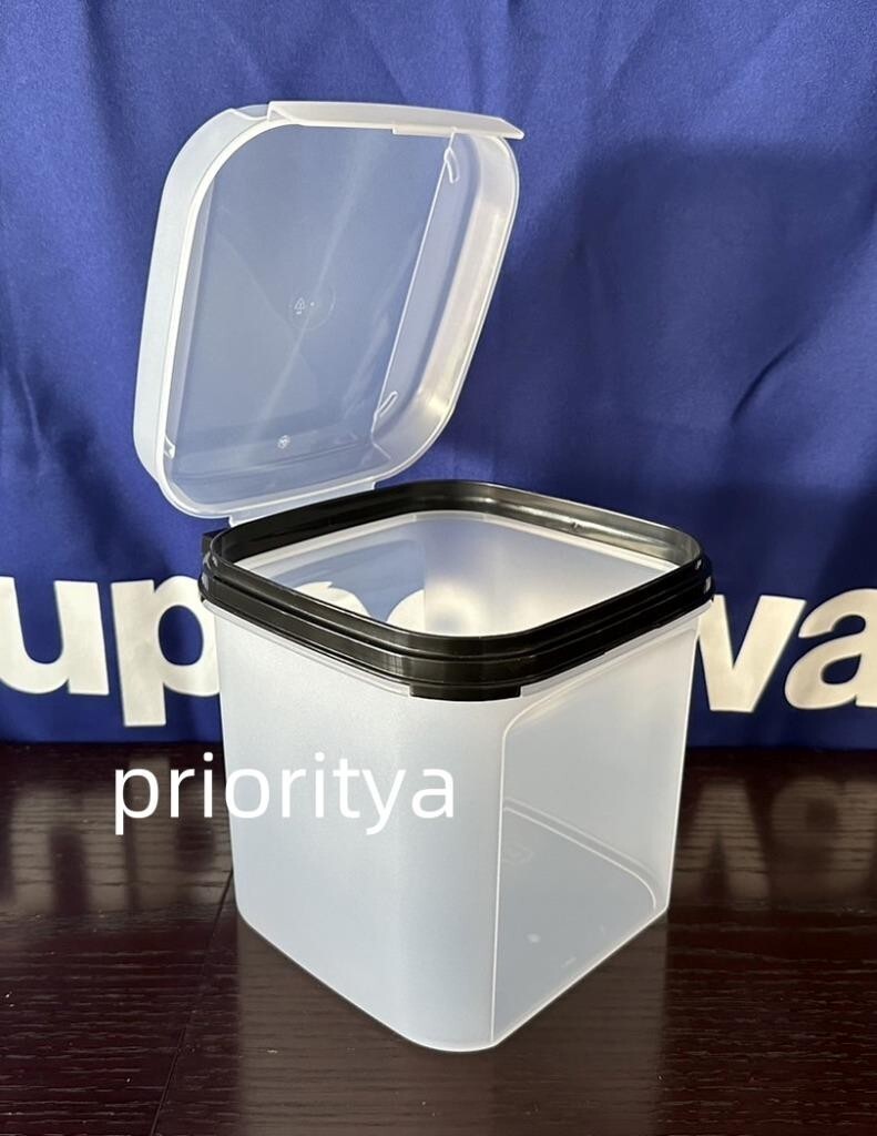 Tupperware Modular Mates Square Signature Line Container #3 Tupperware Modular Mates Square Signature Line Container #3