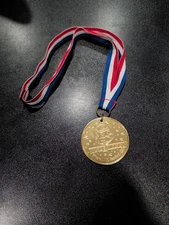 Vintage Chuck E Cheese Birthday Star Gold Tone Medal Medallion Kid Pizza Mouse