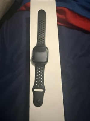Apple Watch Series 3 38mm Space Gray Aluminum Case with White Sport Band (GPS) 
