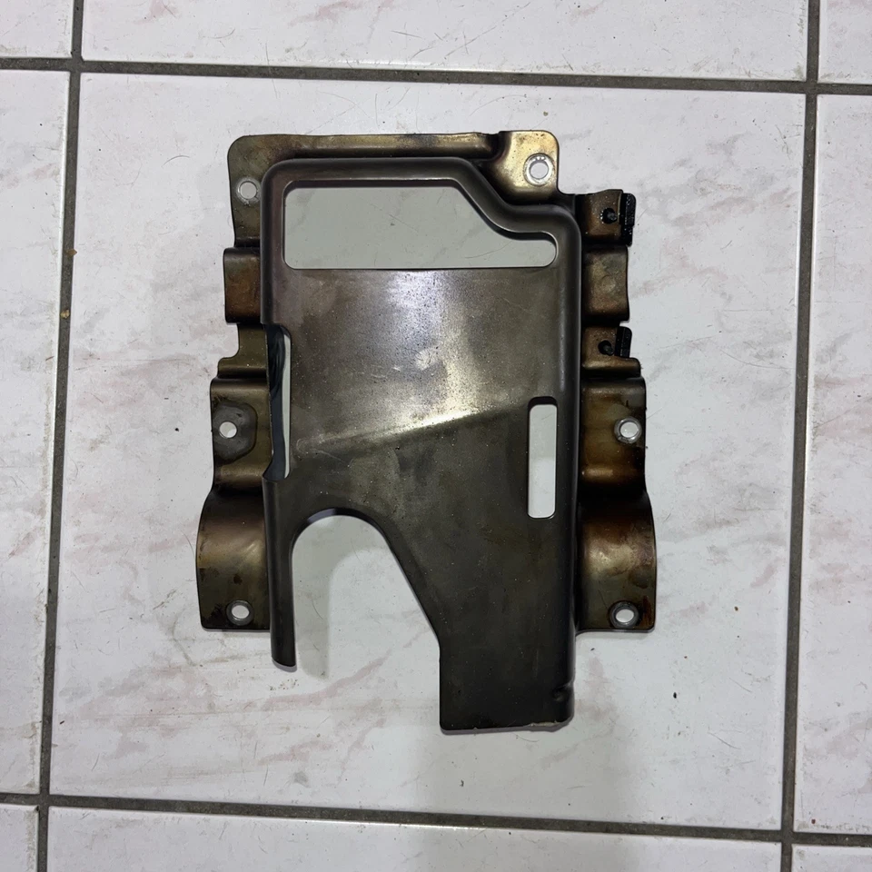 Bandeja cortavientos Impreza/Legacy/WRX/WRX STi/Outback/Forester 04-21 10915AA010 Foto 2 de 4