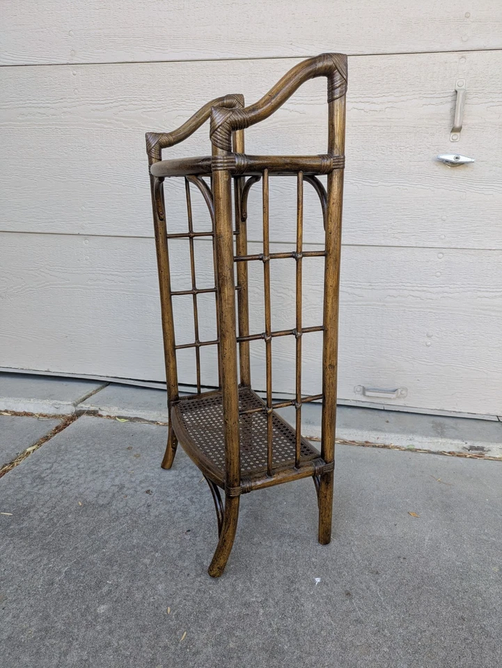 De colección Asiático Boho Chic Bambú Mimbre Ratán 2 Niveles Mesa Planta Soporte Estante F42 Foto 4 de 4