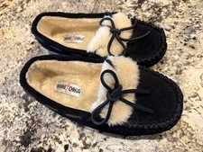 Minnetonka Black Suede, Slippers - Women Size 8 M - NEW