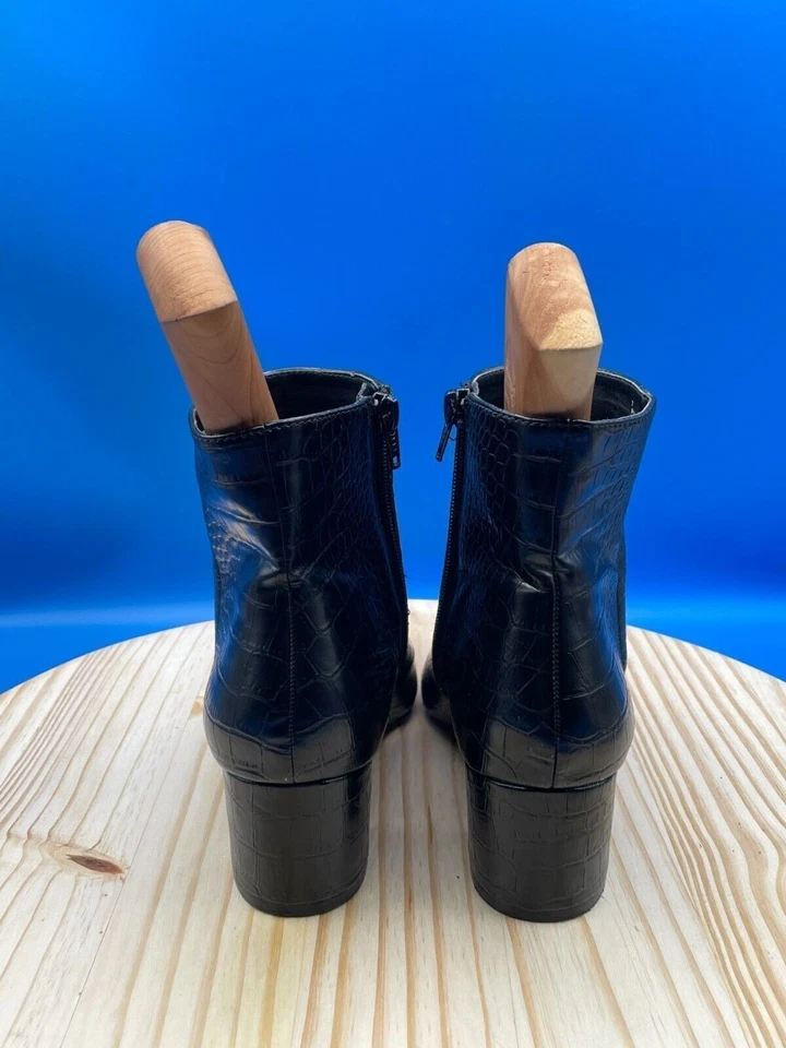 Botín Express para mujer talla 7 negro cuero cocodrilo punta Foto 3 de 4