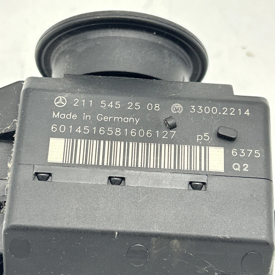 Mercedes W211 E63 AMG CLS550 SLK350 Ignition Switch Module w/ Key 2115452508 OEM - Image 2 of 4