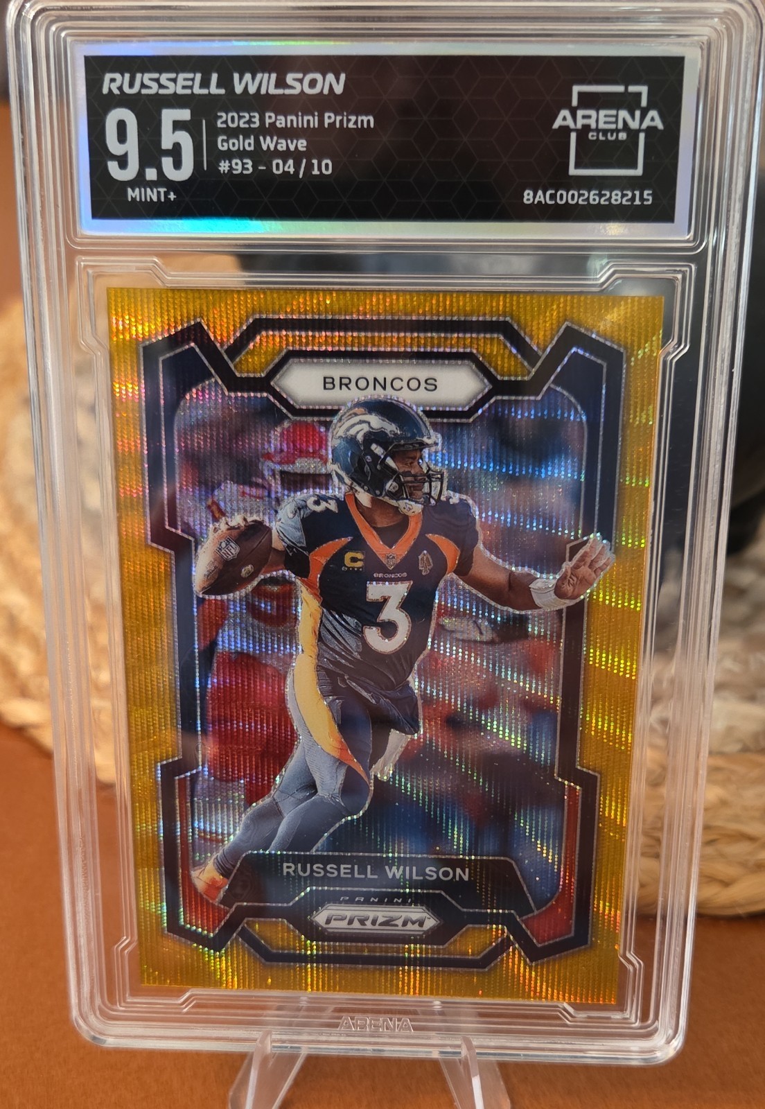 2023 Panini Prizm - Russell Wilson #93 Gold Wave Prizm /10