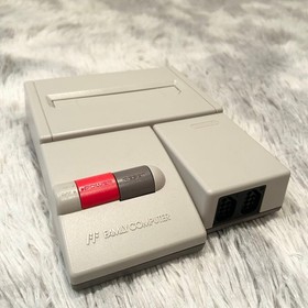 New Nintendo Famicom AV Console CIB Excellent Condition 2 Controllers Japan