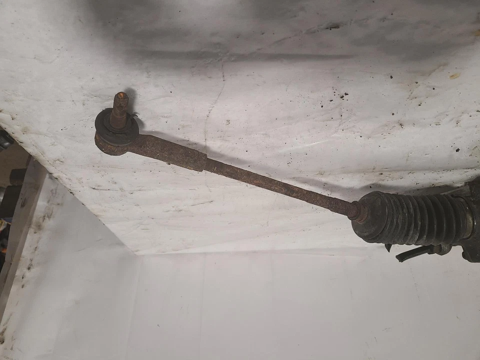 Used Rack and Pinion Assembly fits: 1999 Chevrolet Prizm Power Rack and Pinion G Foto 2 de 4
