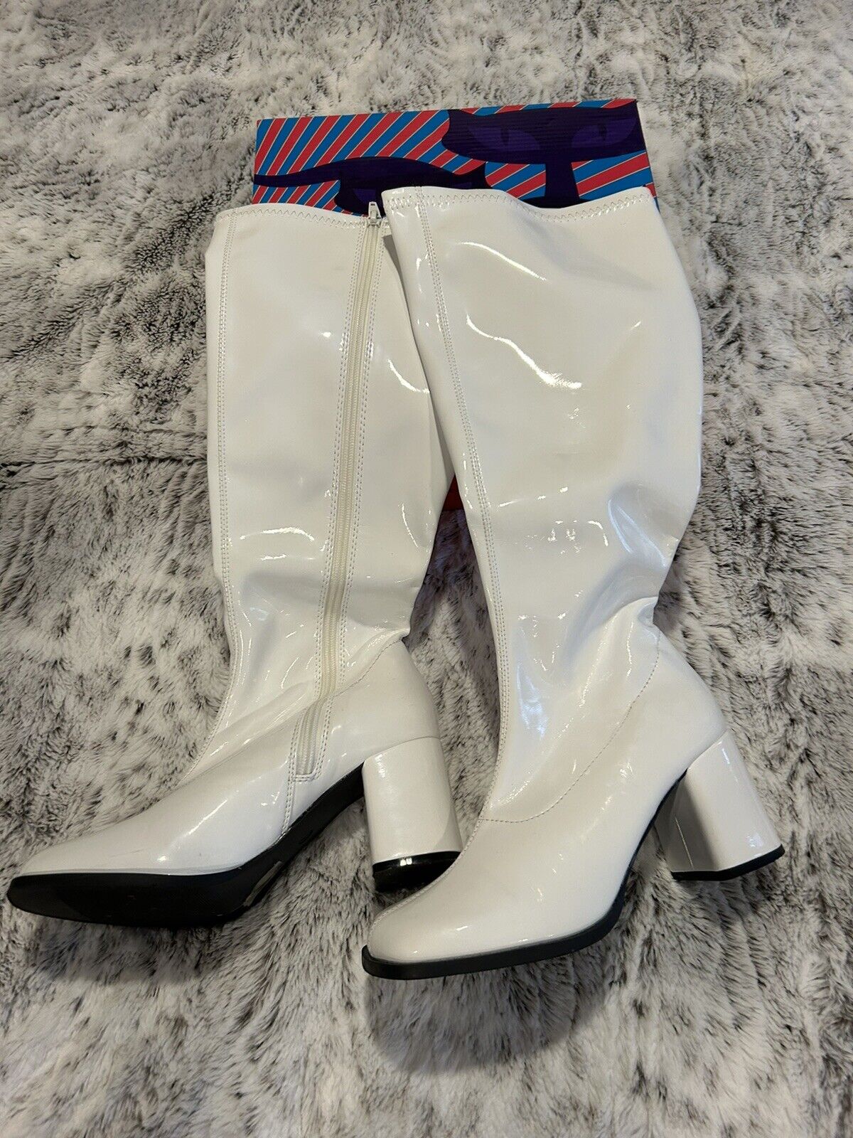 Funtasma womens Gogo boots size 6, White