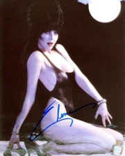REPRINT - ELVIRA Mistress in the Dark Cassandra Peterson Signed 8 x 10 Photo RP