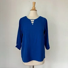 Naif Solid Blue 3/4 Sleeve Cut Out V-Neck Blouse Size Large