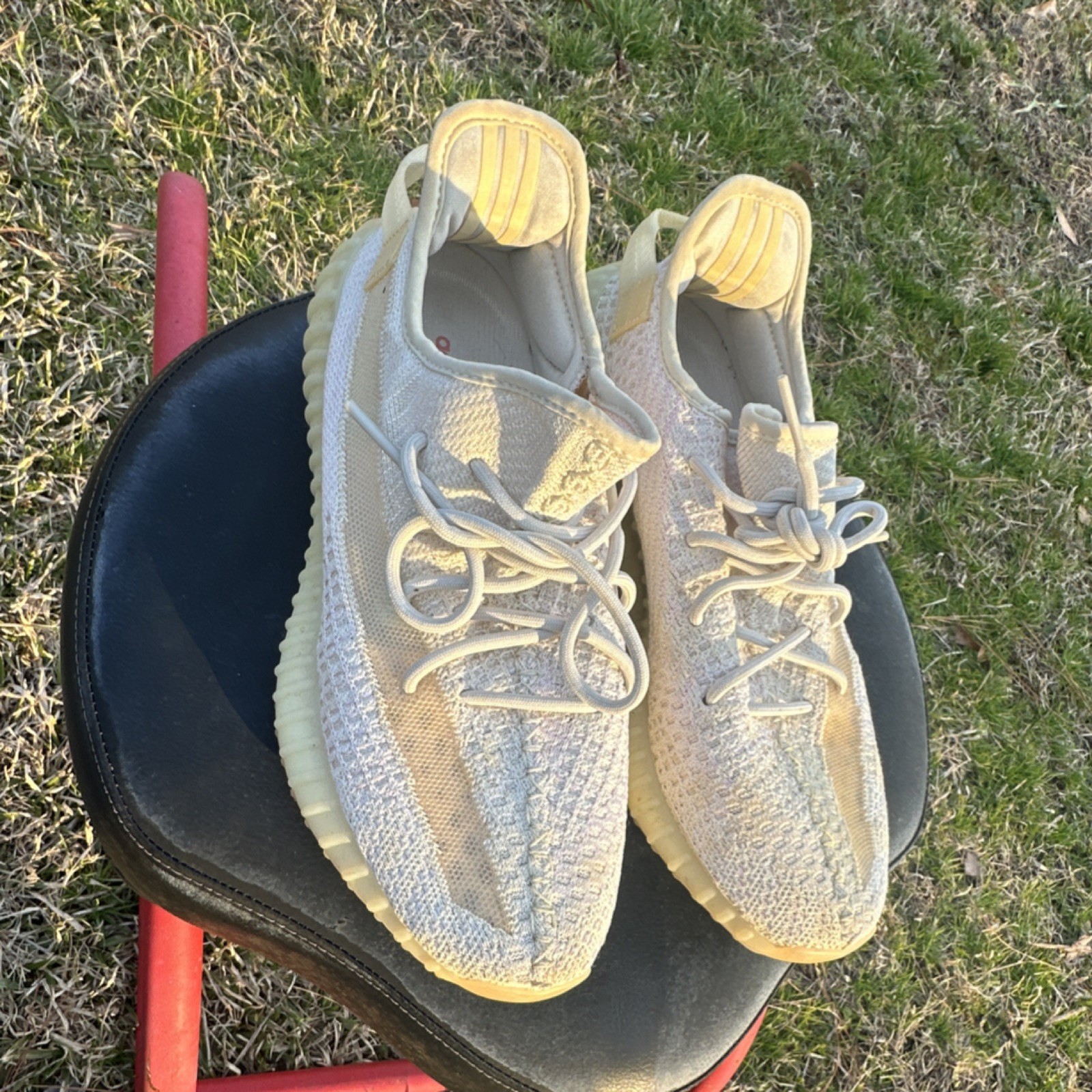 adidas Yeezy Boost 350 V2 Low Top Light 2021 GY3438 x Kanye West Sneaker thumbnail 7