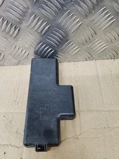 Toyota Hiace Fuse box & Relay Lid  Cover 82662-260100 1997 1998 1999 2000 2001 