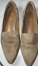 Clarks Artisan Beige Suede Womans Loafers Shoes size 7M READ