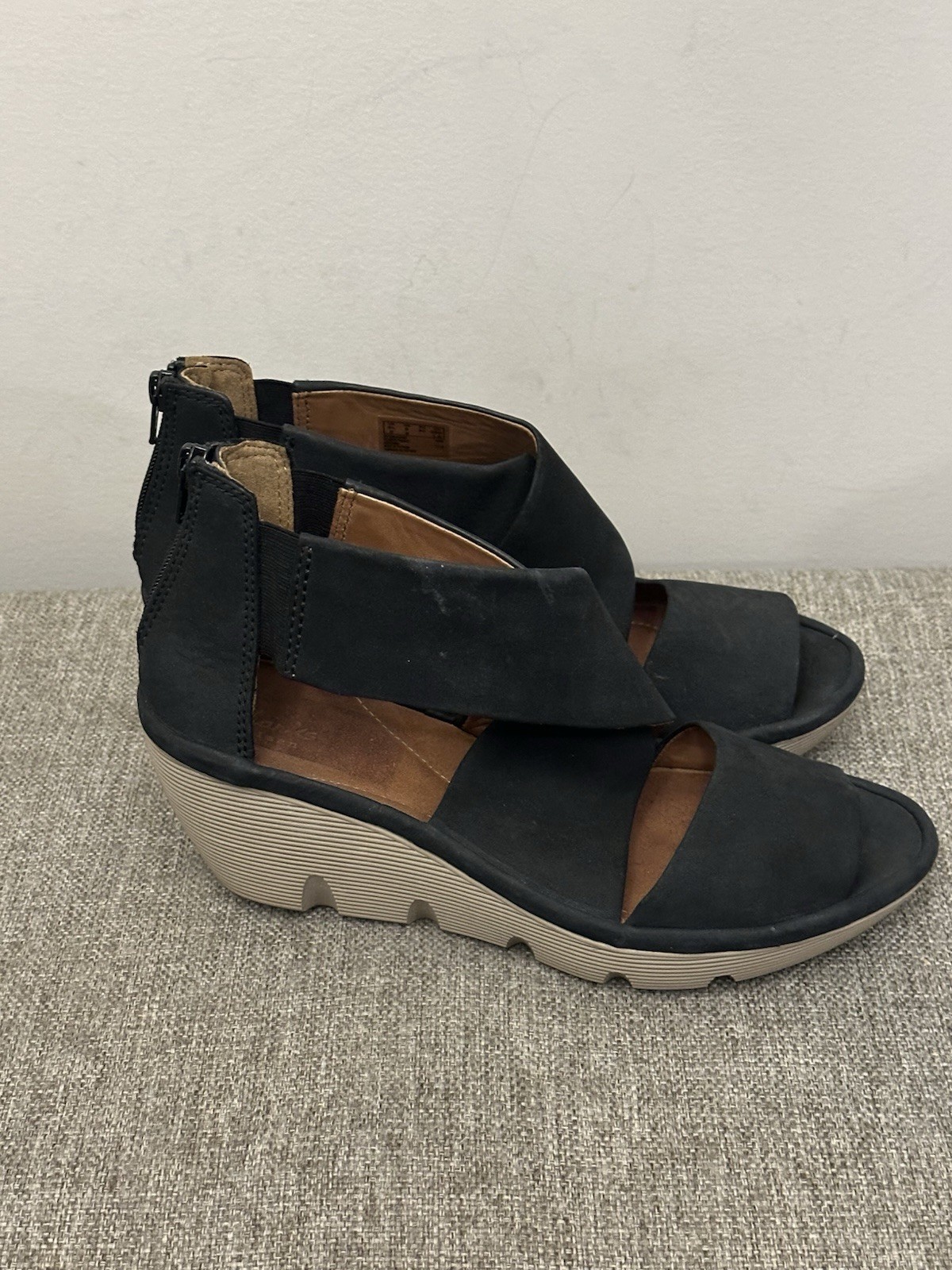 Clarks Artisan 'Clarene Glamor' black nubuck comfort wedge sandals Size 9