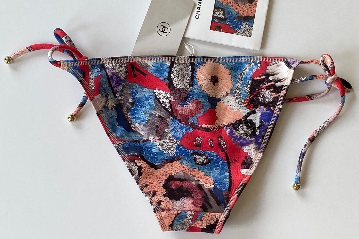 NWT 19M CHANEL COCO BEACH MULTICOLOR CC LOGO SWIMSUIT TOP NWT 19M CHANEL COCO BEACH MULTICOLOR CC LOGO SWIMSUIT TOP