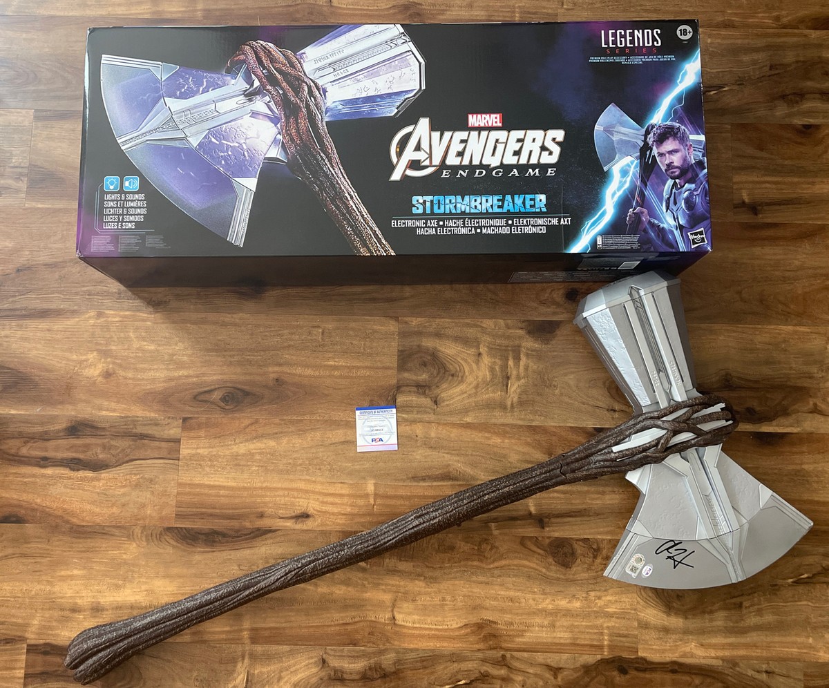 【SWAU サイン】クリスヘムズワース　11×17インチ　ソー Chris Hemsworth Signed Marvel Legends 3FT Stormbreaker SWAU