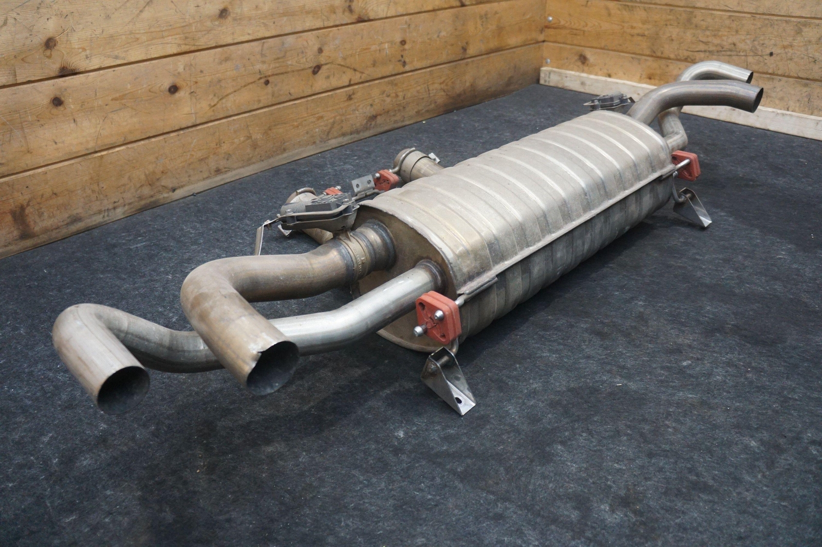 Rear Exhaust Muffler Tail Pipe OEM Aston Martin Dbx 707 20-24 *Note*