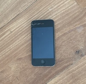 Apple iPhone 4 16GB Schwarz Ungeprüft Teilespender Glasbruch