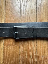 Zara Ceinture  Cuir taille 85  longueur totale 106 CM  largeur 3.2 cm