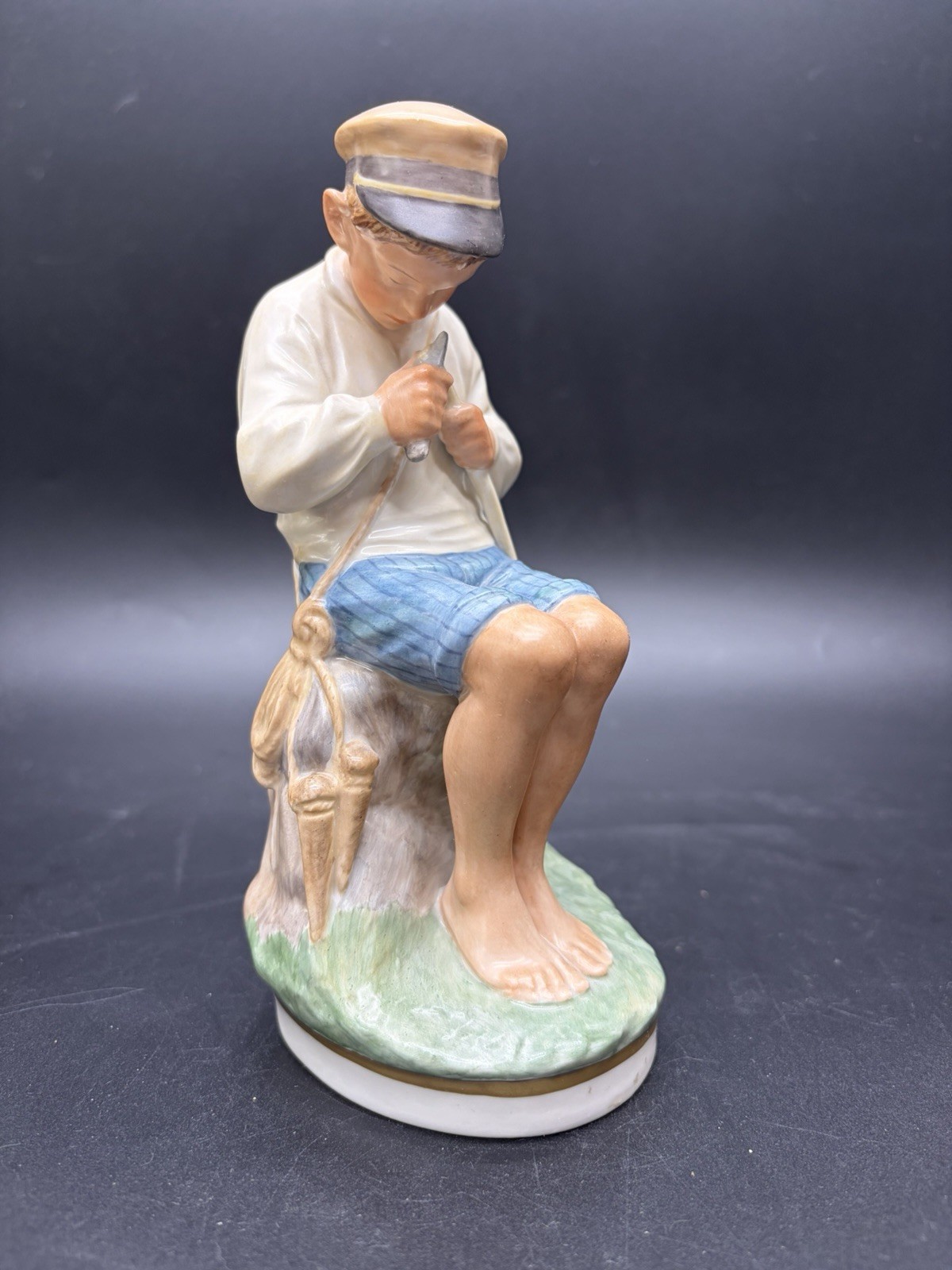 Vtg Whittling Boy Porcelain Figurine ROYAL COPENHAGEN 7.5” #905 Early Mark