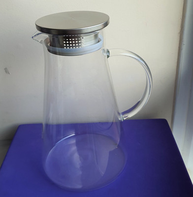 SUSTEAS Glaskrug Karaffe mit Deckel / Heiß Kaltgetränke Kanne - 2 Liter