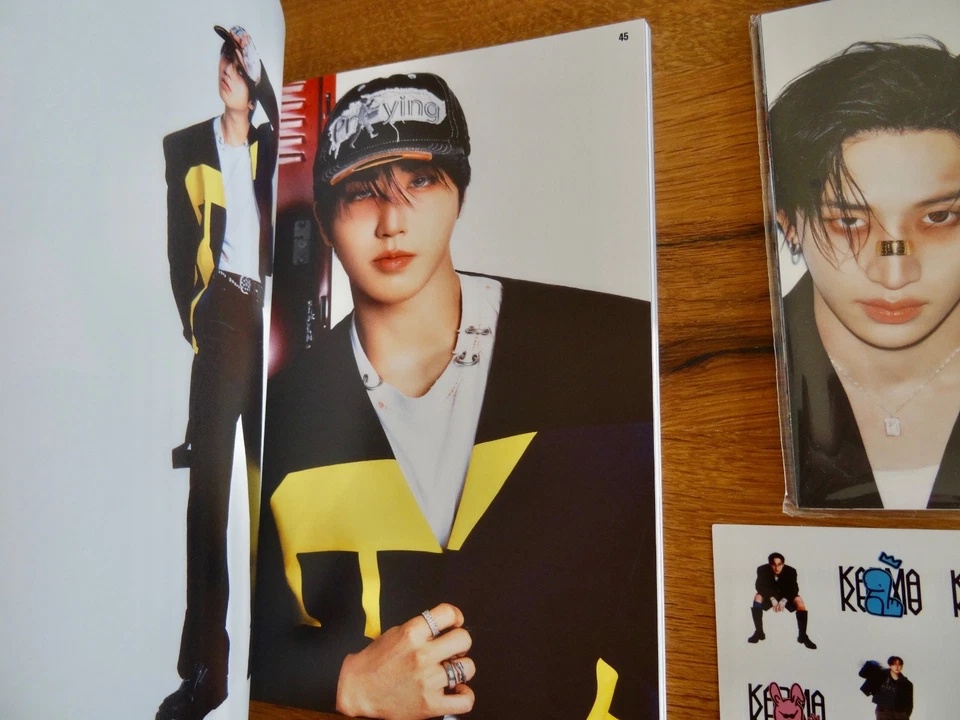 Stray Kids Karma Album: mit Buch Fotokarten CD Aufklebern / Music Korea Pop - Bild 3 von 4