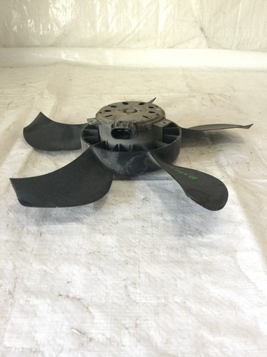 2013 GMC Sierra 1500 Cooling Fan Assembly OEM - Picture 3 of 7