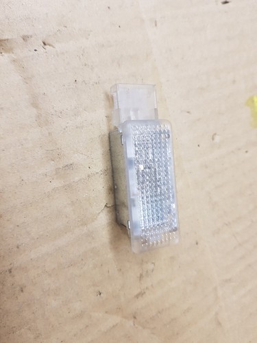 VW EOS INNENRAUMLEUCHTE LESELEUCHTE 6L0947415