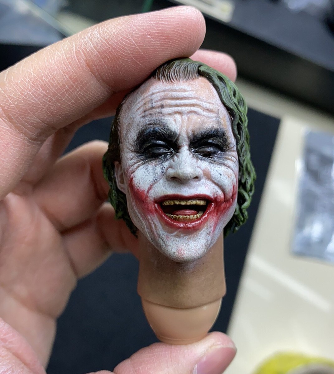 Hot Toys DX11 The Joker 1/6 Head Sculpt Figure Smiling Face Hot Toys DX11 The Joker 1/6 Head Sculpt Figure Smiling Face