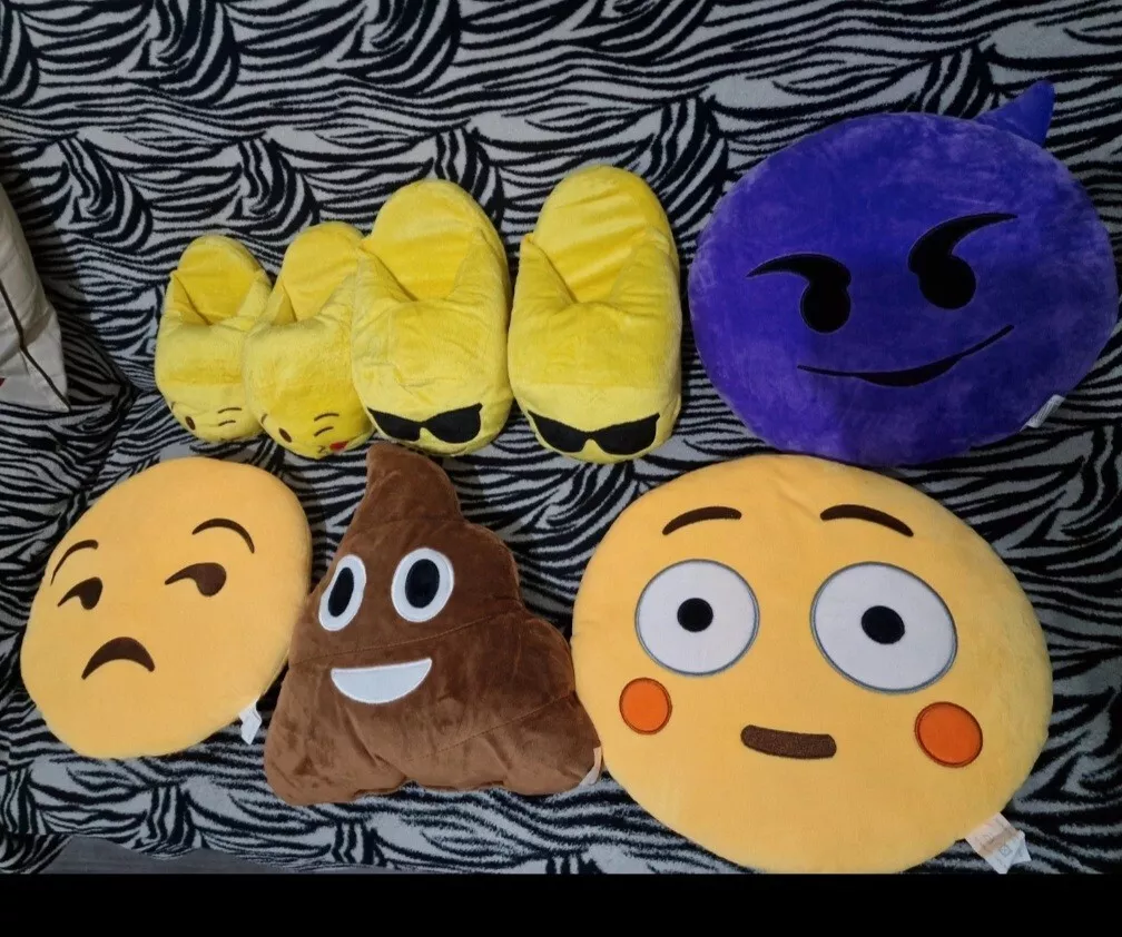 Emoji cushions cheap set