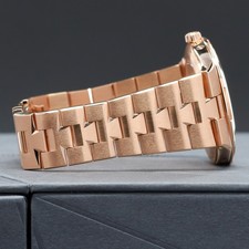 Vacheron Overseas 2025 41.5mm 18k Rose Gold Champagne Dial Bracelet 4300V 13