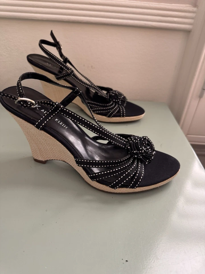 Sandálias anabela femininas Anne Klein tamanho 7,5 pontos salto roseta retrô Y2K não usadas - Imagem 3 de 4