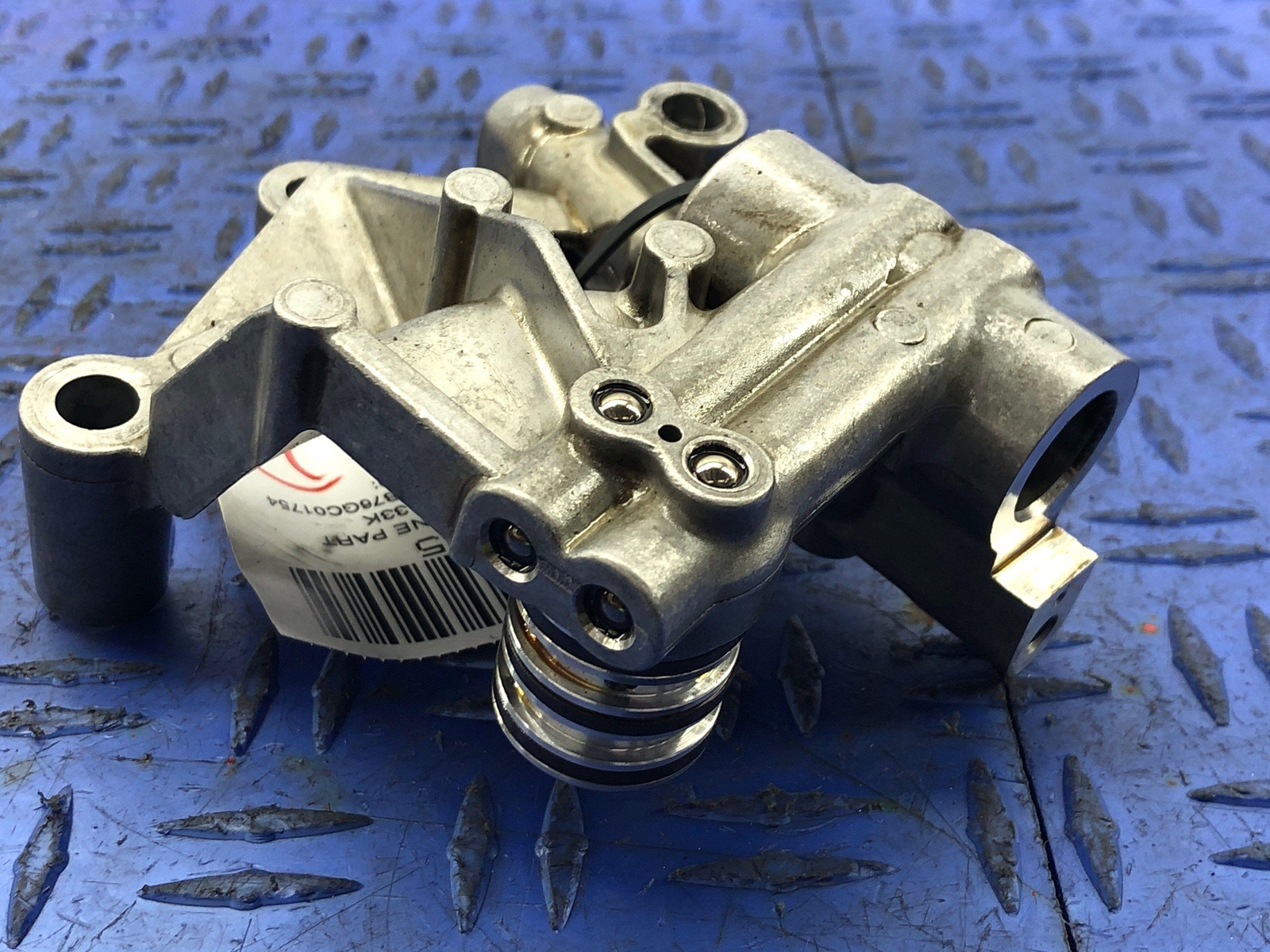 2006-2018 ASTON MARTIN VANTAGE V8 ENGINE RGHT VARIABLE TIMING BRACKET 6G33-6C260