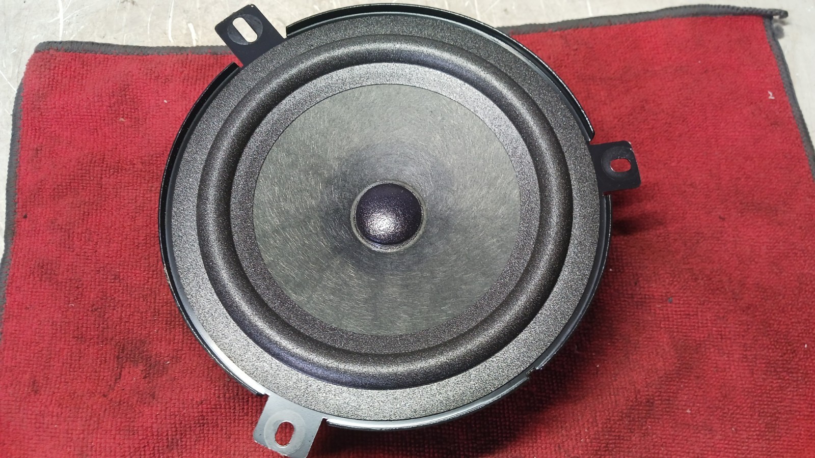 Maserati Levante 2017-2024 Speaker P/N 06700372880