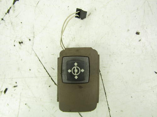 Steering wheel adjustment switch