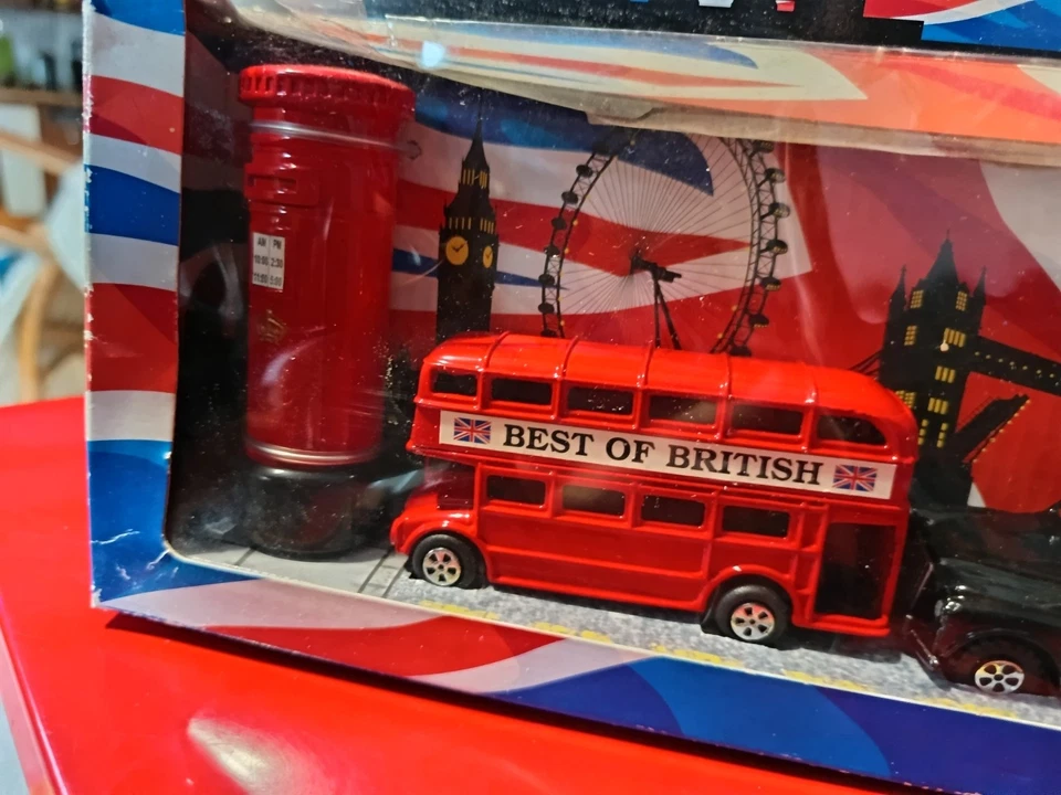 ELGATE COFFRET TAXI ET BUS LONDON STREET SCENE - Photo 2/4