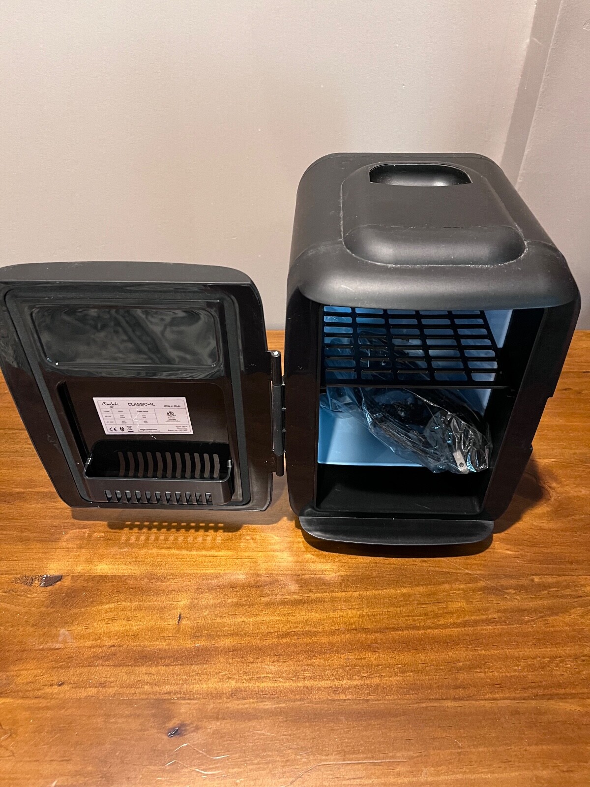 Cooluli - Classic 0.1 Cu. Ft. Mini Fridge - Black